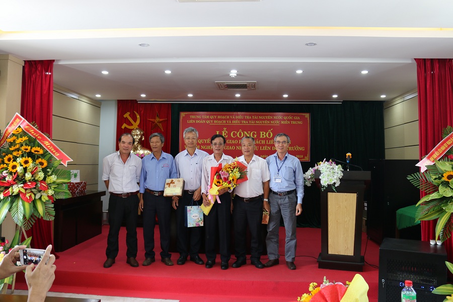 Lễ công bố Quyết định giao phụ trách Liên đoàn và Hội nghị bàn giao nhiệm vụ Liên đoàn trưởng Liên đoàn Quy hoạch và Điều tra tài nguyên nước miền Trung