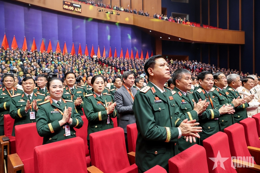 13-10a-dai-bieu-quan-doi.jpg