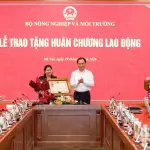 Tri ân hai Thứ trưởng Bộ Nông nghiệp và Môi trường