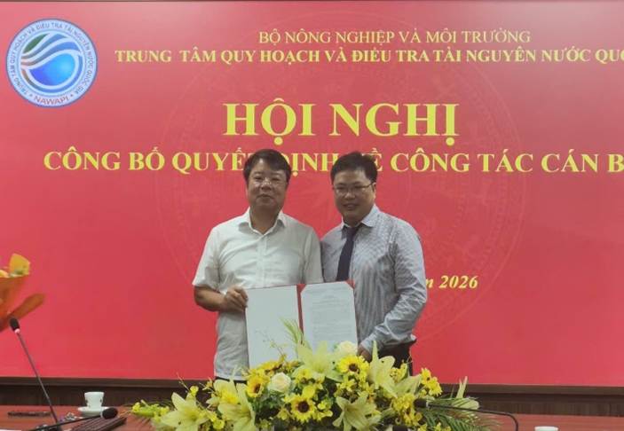 ong-la-dung-trao.jpg